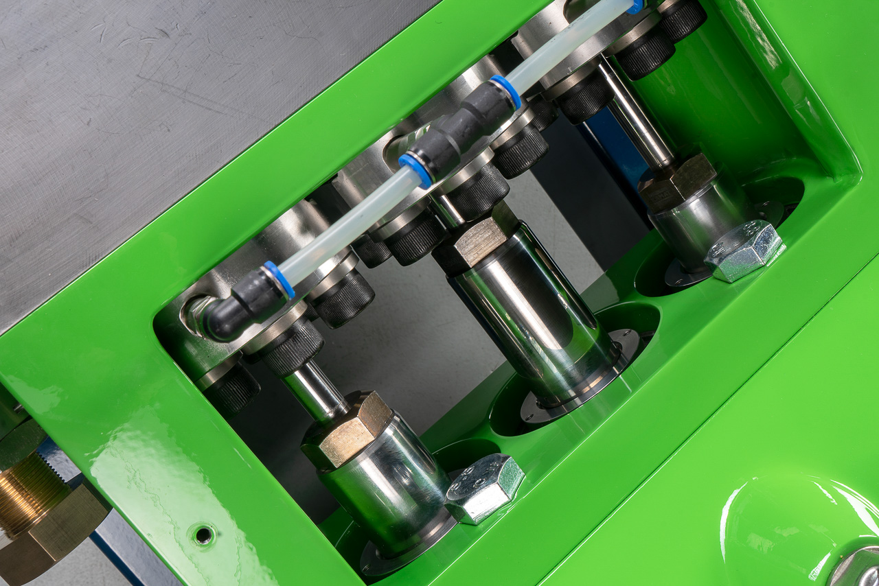 10_25_K_10014_A_3G_plus_Überströmventil_4000bar_60l_3 Kopie_web